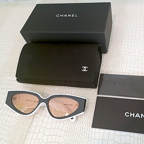 Unused CHANEL Sunglasses Black White Cat Eye CC Logo Italy CH6056 Limited. - Picture 1 of 13